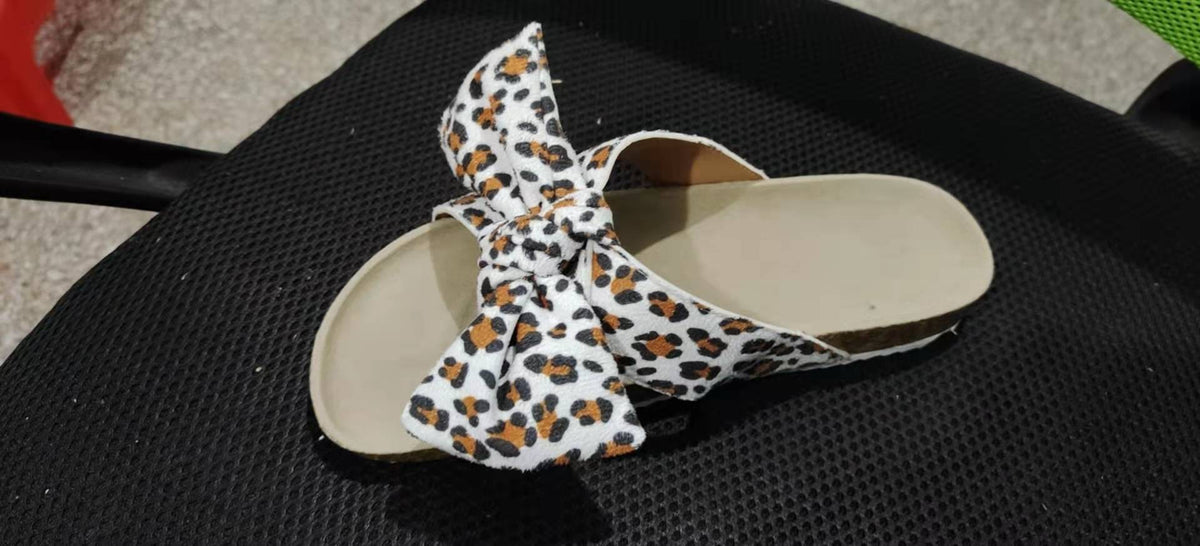 Light Leopard Bow Flat Sandals