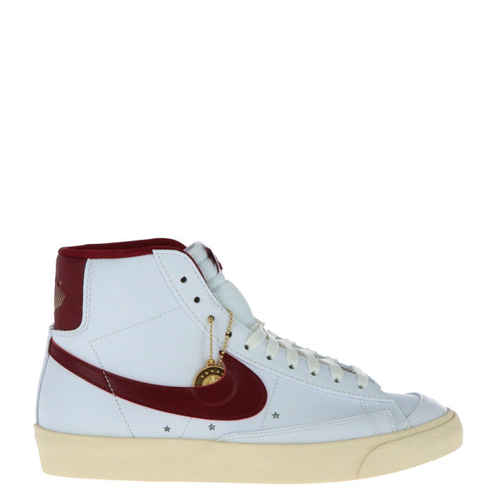 Nike - Nike Womens Blazer Low '77 SE Sneakers