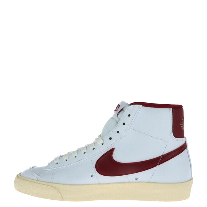 Nike - Nike Womens Blazer Low '77 SE Sneakers